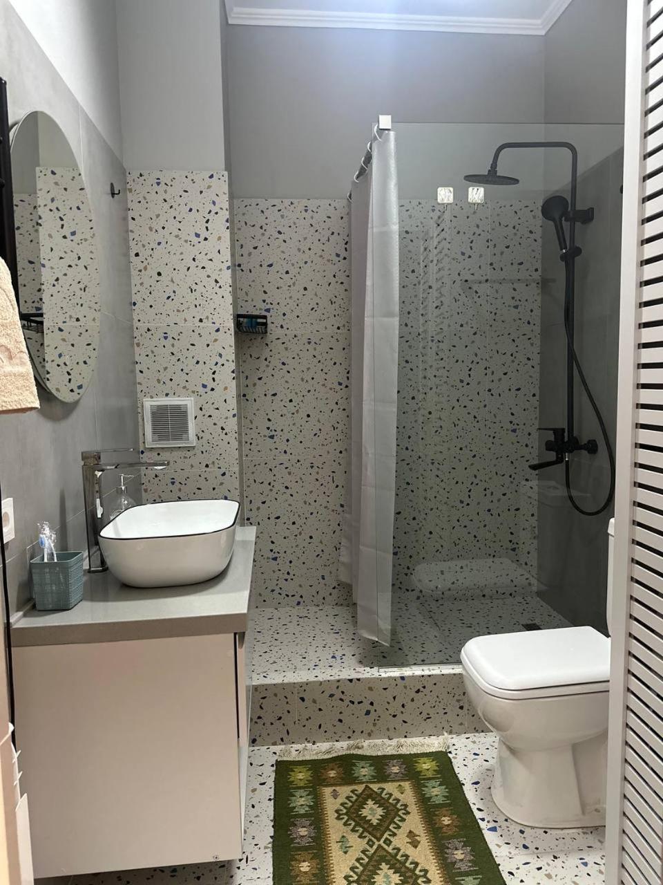 Leon Apartment Almaty
